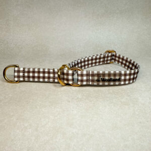 Obroża półzaciskowa „Chocolate check" ze złotymi okuciami